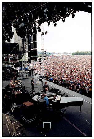 Squint and look in the crowd.  Ok, 40 rows back and 12 people to the left – that’s my mom’s photographer friend’s kid!!