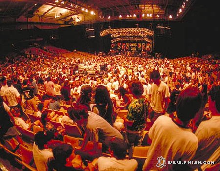 Crowd fisheye, April 1994