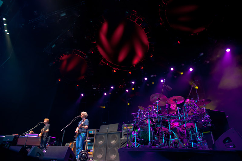 Photo by Dave Vann © Phish 2010.