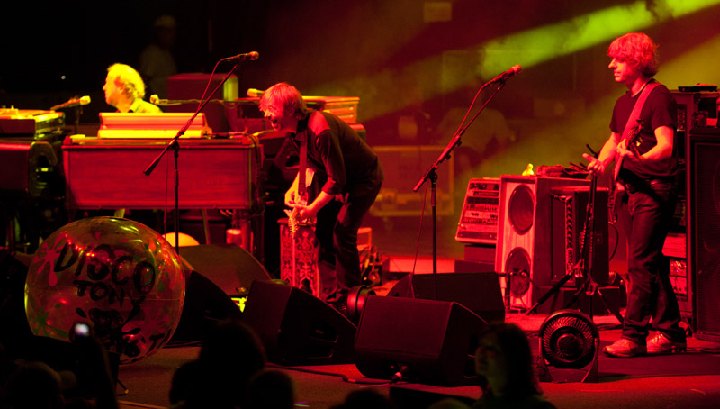 Tweezer Reprise at MPP. Photo by Dave Vann © Phish 2010