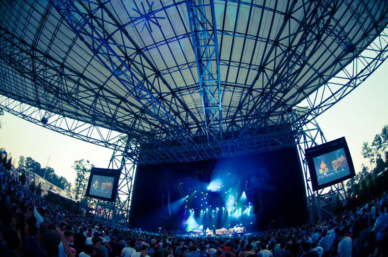 NICU. Photo by Dave Vann © Phish 2010