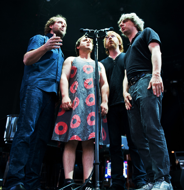 The Star Spangled Banner. Photo by Dave Vann © Phish 2010