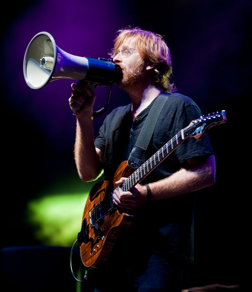 Fee. Photo by Dave Vann © Phish 2010