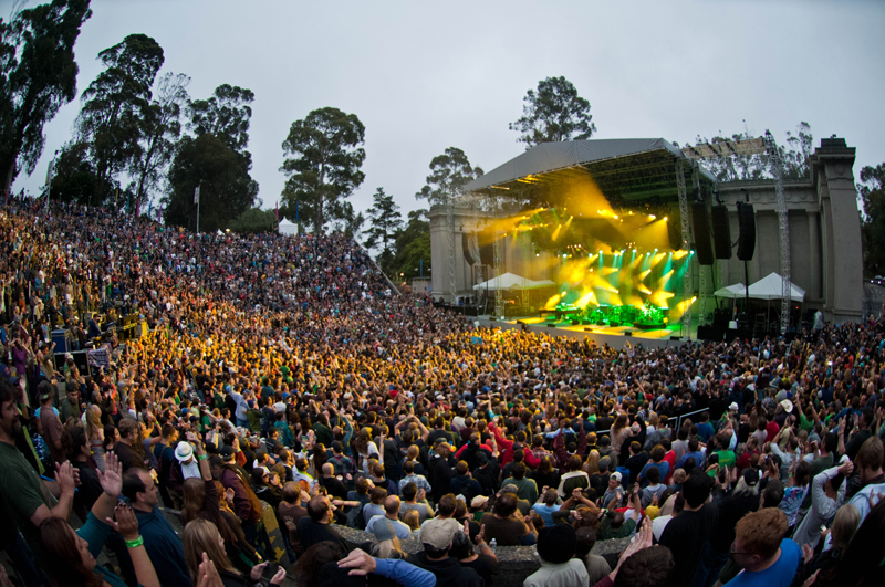 “Kill Devil Falls” at the Greek. Photo by Dave Vann © Phish 2010.