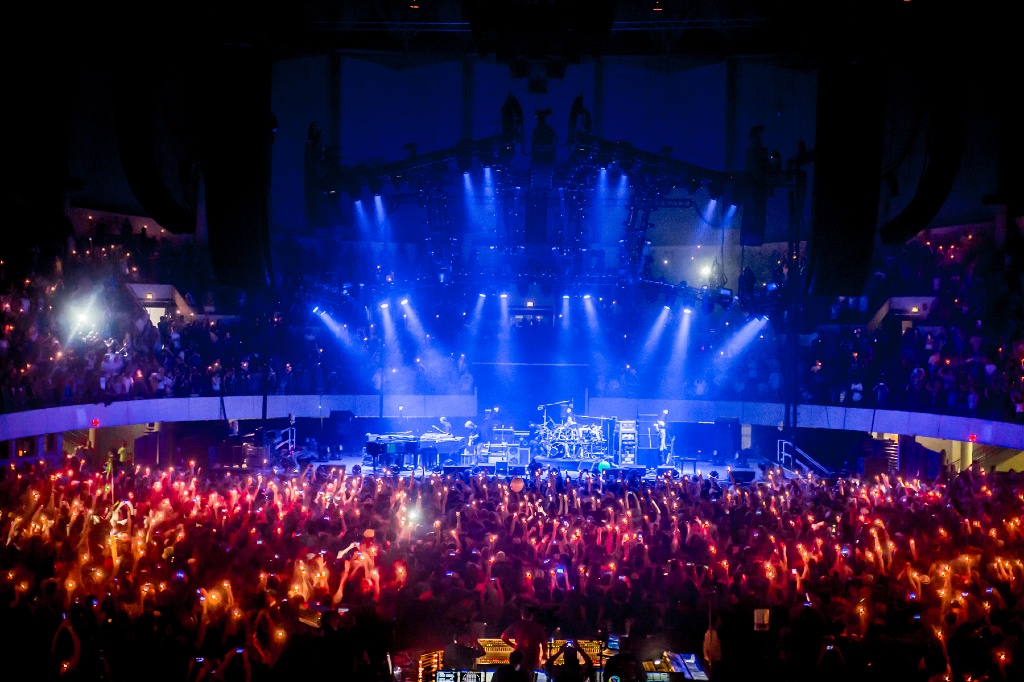 10-19-13_DPV_3380_Phish_Hampton_by_Dave_Vann