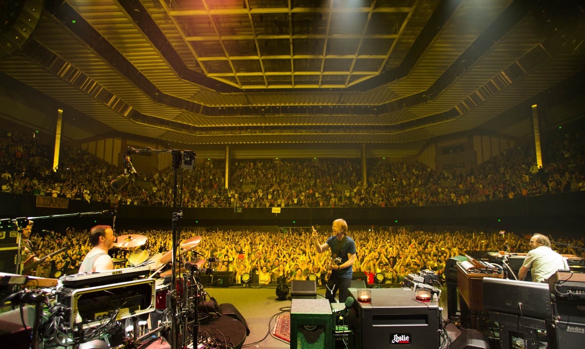 10/29/2014 Bill Graham Civic Auditorium, San Francisco, CA.