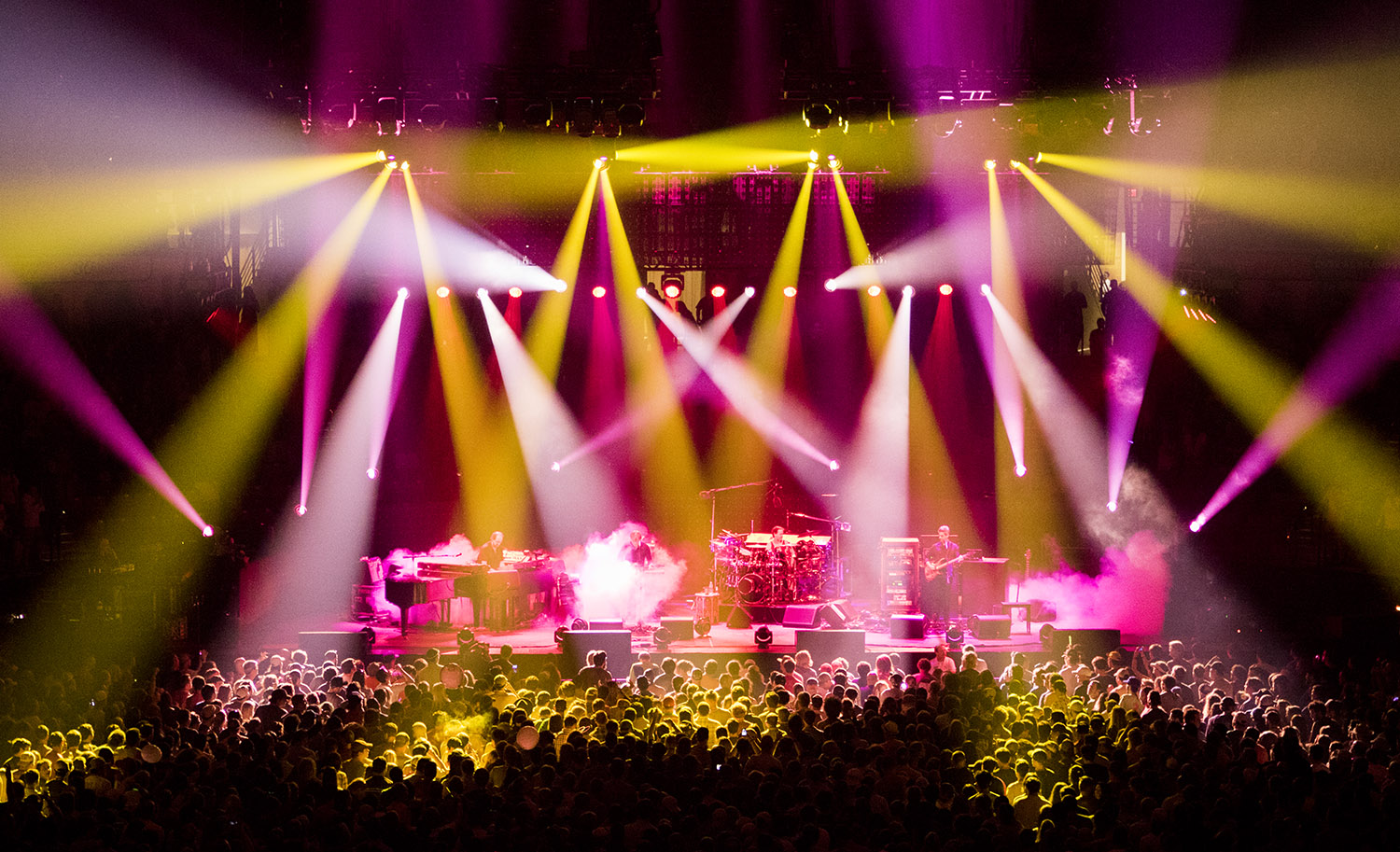 Photo by Rene Huemer © Phish 2016.